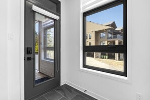Interior - 3bdrs w/ Pool & Sauna near Village (Mont-Tremblant)