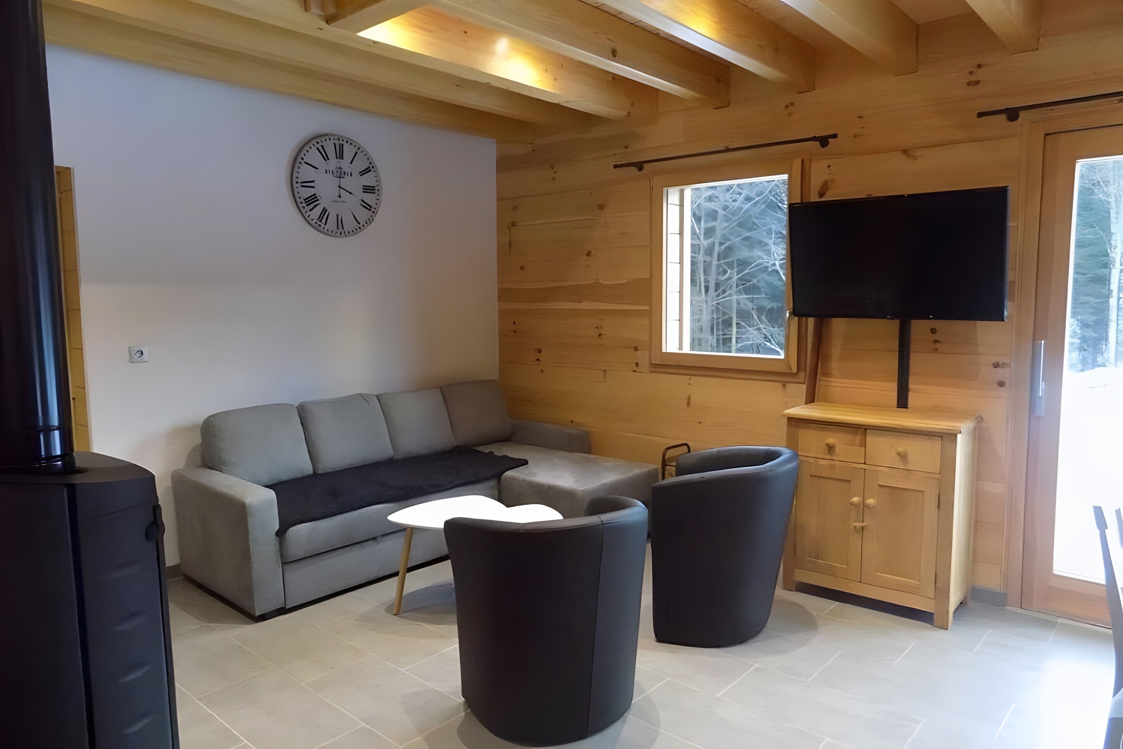 TV, fireplace, DVD player