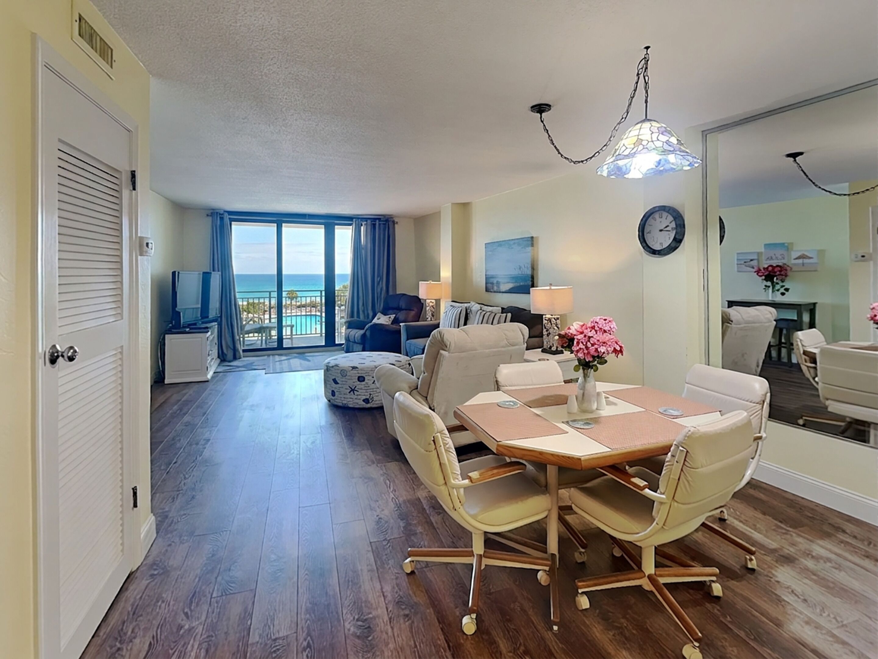 Condo (2 Bedrooms) | Property amenity