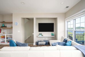 TV, offices - The Boat House on Lake Kalamazoo (Douglas)