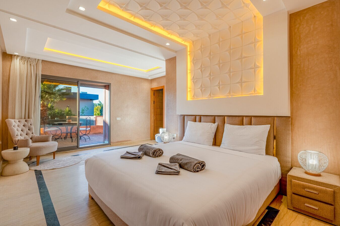 3 Schlafzimmer, Schreibtisch, Bügeleisen/Bügelbrett, Reisekinderbett