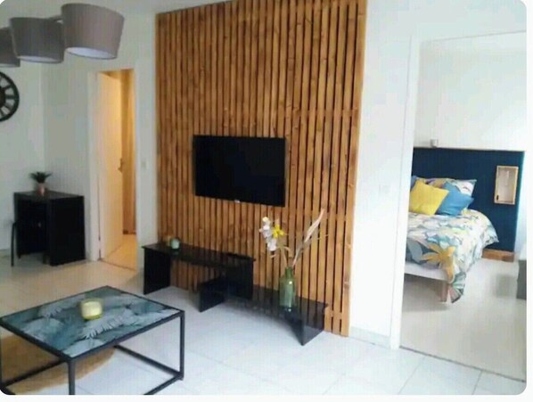 2 chambres, fer et planche Ă repasser, draps fournis