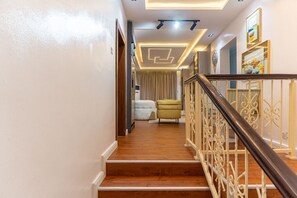 Interior - Modern Cozy Home Lekki|WiFi & Security 24/7 Power (Lagos)