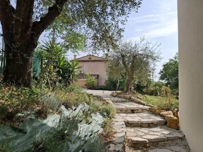Property grounds - Bioclimatic villa for 8, swimming pool, quiet location (Grasse)