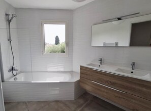 Hair dryer - Bioclimatic villa for 8, swimming pool, quiet location (Grasse)