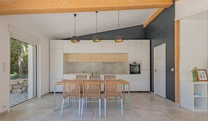 Dining - Bioclimatic villa for 8, swimming pool, quiet location (Grasse)