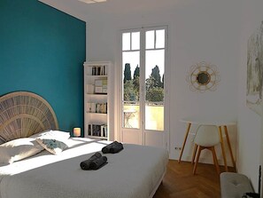 5 bedrooms, free WiFi - Mas Saint Jeaume villa and swimming pool for 10 people (Châteauneuf)