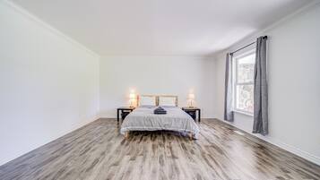 7 bedrooms, iron/ironing board, WiFi, bed sheets