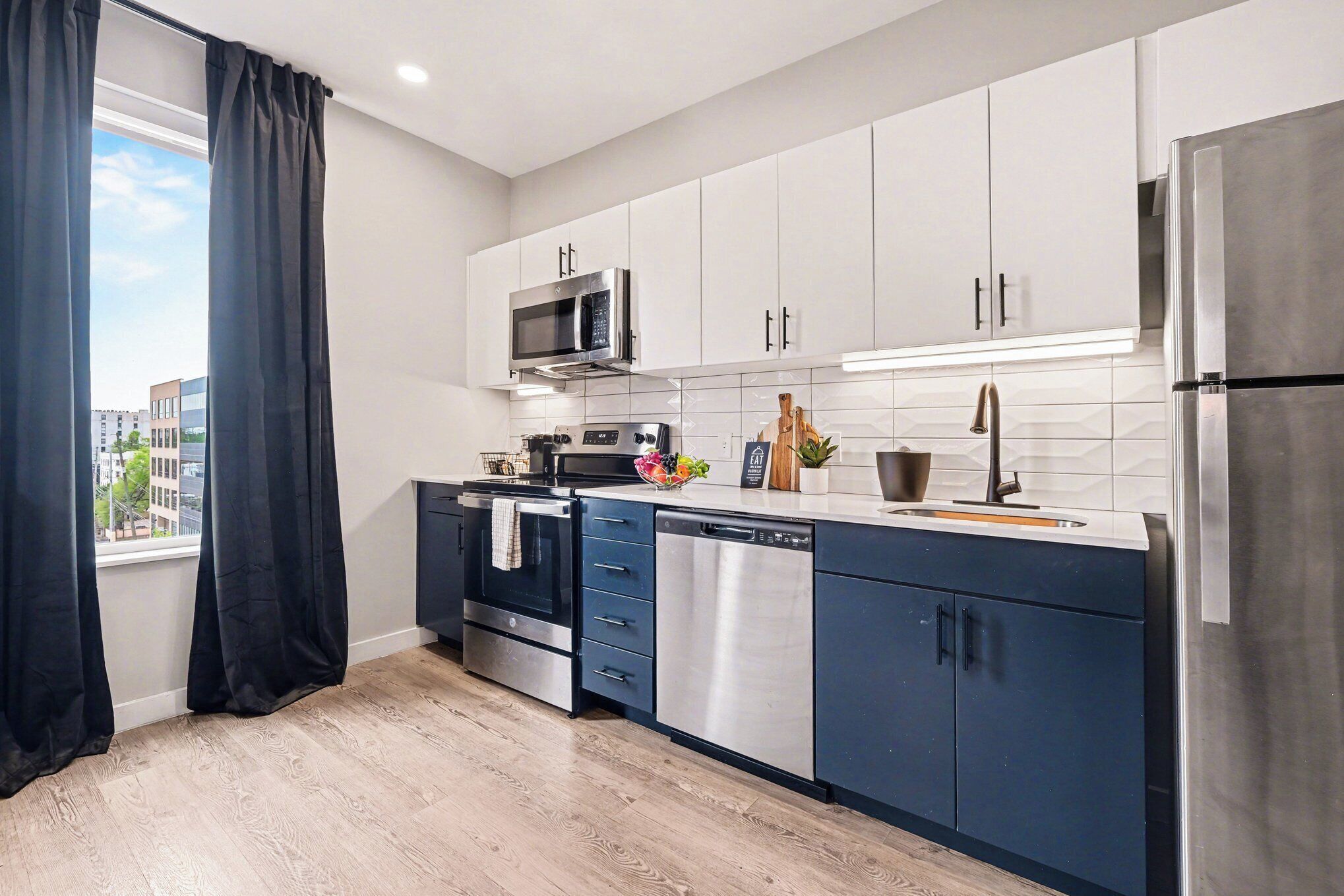 House, 1 Queen Bed with Sofa bed | Private kitchen | Coffee/tea maker, dining tables