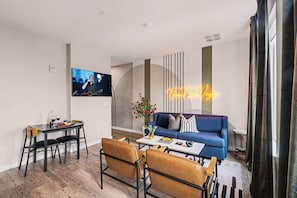 Maison, 1 grand lit et 1 canapé-lit | Salle de séjour