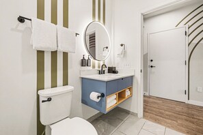 Casa, 1 letto queen con divano letto | Bagno | Doccia