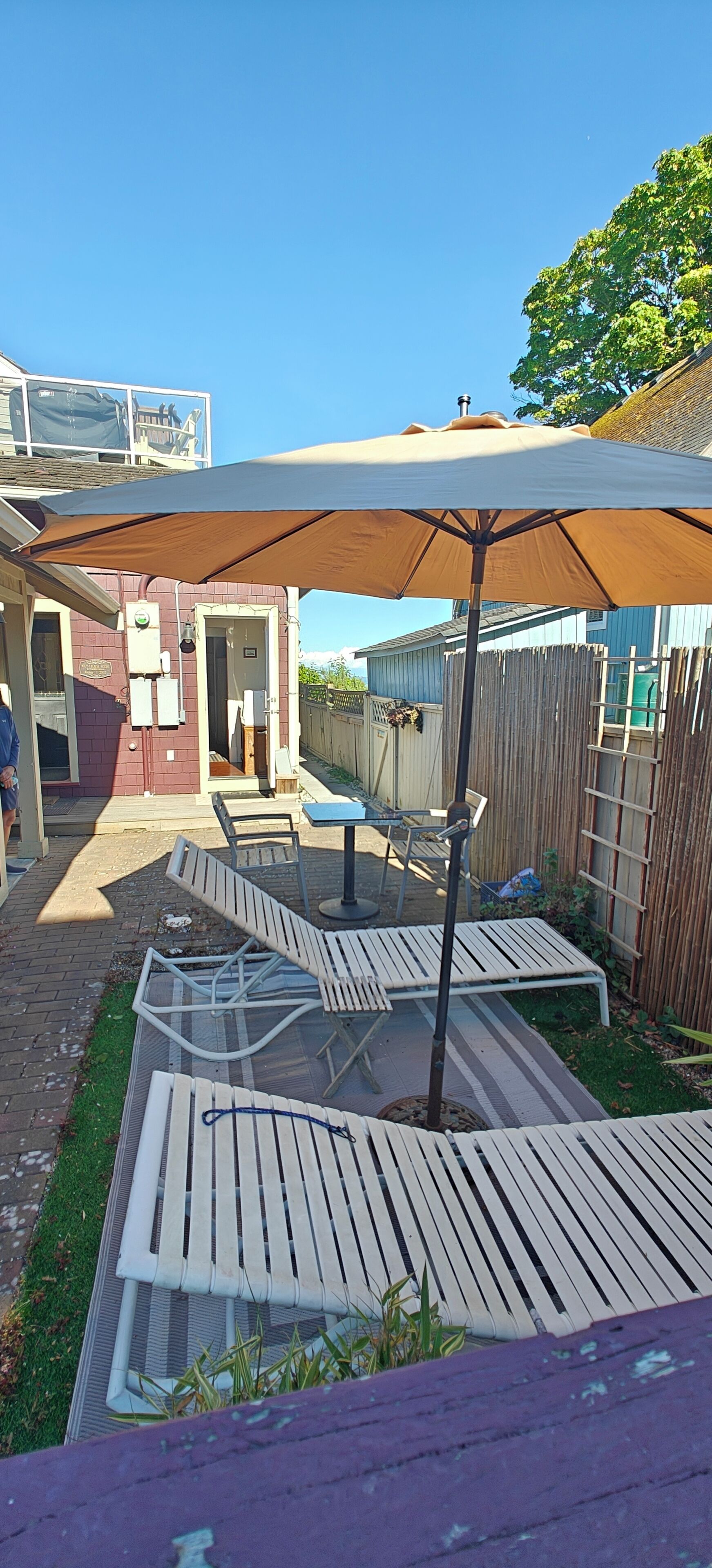 Outdoor dining