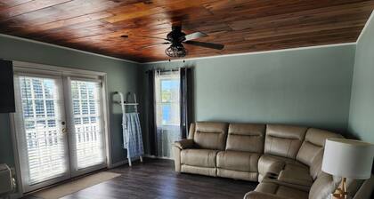 2-bedroom lakefront condo in peaceful Tilton with balcony