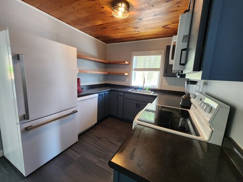 2-bedroom lakefront condo in peaceful Tilton with balcony