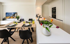 Dining - Amazing apartment in Oostende with WiFi (Oostende)