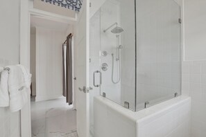 House, Multiple Beds (Fire & Oaks Estate) | Bathroom - Fire & Oaks Estate (Tybee Island)