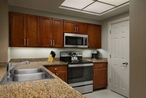 Microwave, oven, stovetop, dishwasher -  Marriott's BeachPlace Towers 1-bedroom beach front villa in Fort Lauderdale (Fort Lauderdale)