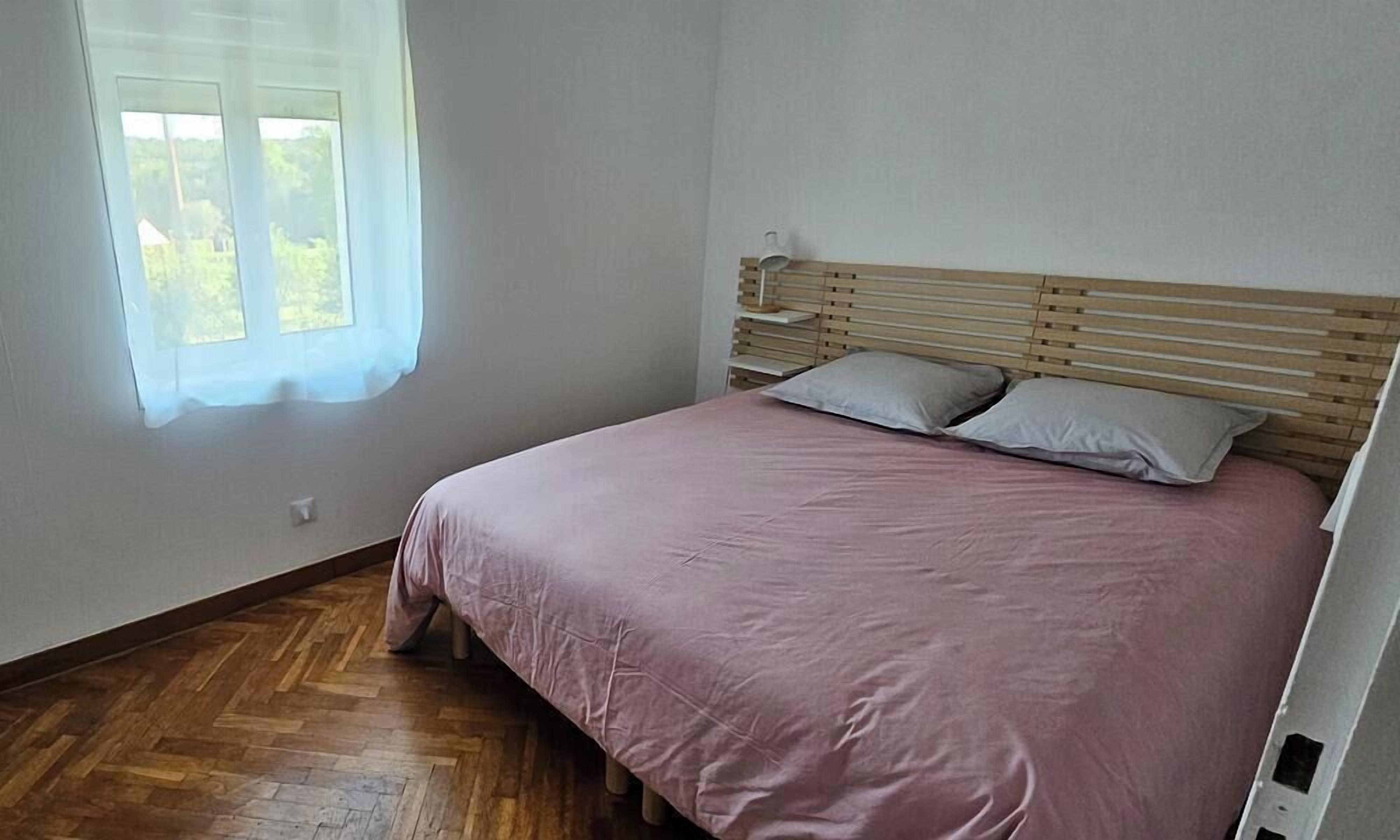 3 dormitorios, cuna de viaje, wifi gratis y ropa de cama