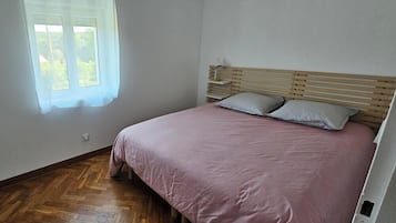3 dormitorios, cuna de viaje, wifi gratis y ropa de cama