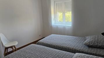 3 Schlafzimmer, Reisekinderbett, kostenloses WLAN, Bettwäsche