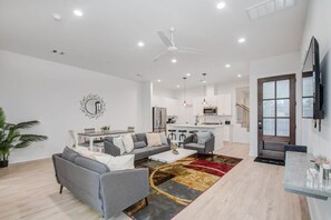 House, Multiple Beds, Patio, Garden View (Hare) | Living area - Modern Farmhouse, Mins Restaurants & Attractions (Houston)