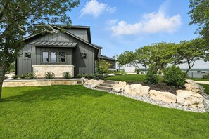 Exterior - Heavenly Retreat 5bd/5.5ba of Waterfront living (Gainesville)