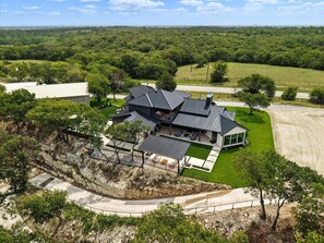 Exterior - Heavenly Retreat 5bd/5.5ba of Waterfront living (Gainesville)
