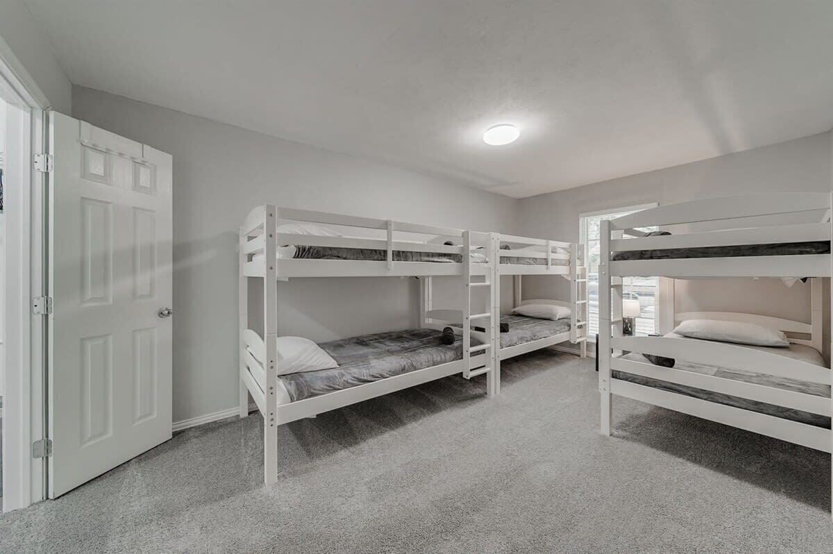 House, Multiple Beds, Pool Access, Pool View (Clover Valley) | 4 bedrooms