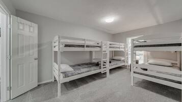 House, Multiple Beds, Pool Access, Pool View (Clover Valley) | 4 bedrooms