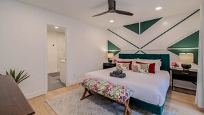 House, Multiple Beds, Pool Access, Pool View (Kempwood) - Spring Branch Paradise, 4-bd Backyard Pool Oasis (Houston)