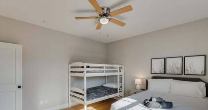 Vibrant Texas Escape 5br, Pool & Hot Tub