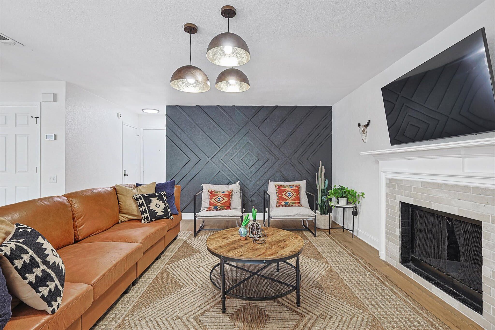House, Multiple Beds, Pool Access, Pool View (Greenleaf R) | Living area