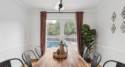 5BR w/ Backyard Paradise, Pool, Cinema, games