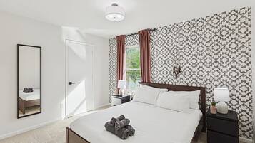 House, Multiple Beds, Pool Access, Pool View (Greenleaf R)