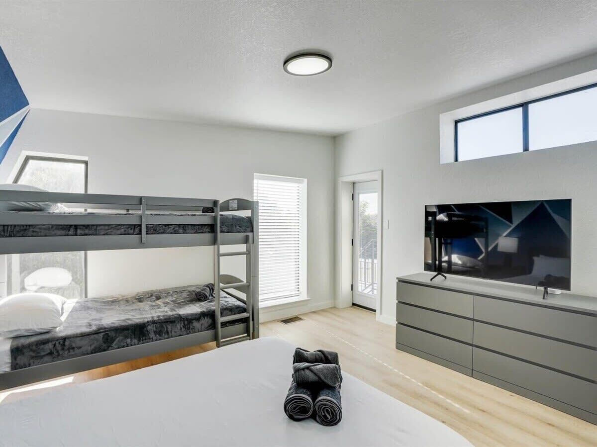 4 bedrooms