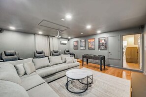 Living area - Texan 5/3 Oasis - Hot Tub, Pool, Cinema Room (Rowlett)