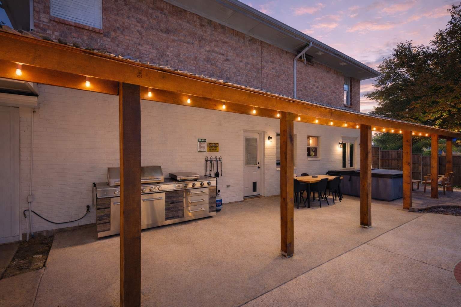 Outdoor dining