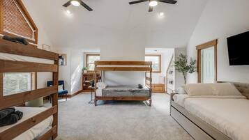 House, Multiple Beds, Pool Access, Pool View (Wynn Joyce Mansion 3) | 6 bedrooms