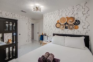 Ferienhaus, Mehrere Betten, Poolzugang, Poolblick (Opelika 2) | 5 Schlafzimmer