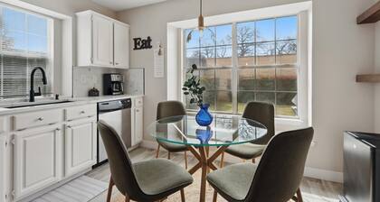 4-bd/2.5-ba Tropical Pool Oasis With a Game Room