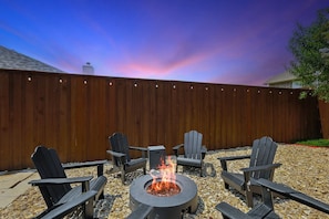 House, Multiple Beds, Pool Access, Pool View (Castle Pines) | Terrace/patio - 5bd/3ba Pool Oasis Come Rest, Relax & recharge (Burleson)