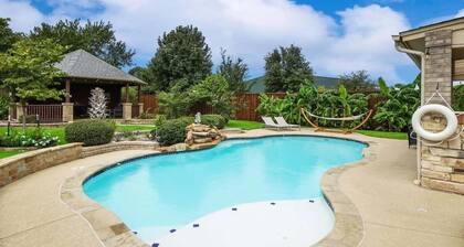 Luxury 4000sqft, Hot Tub, Games, Cinema, Ftworth, Attst