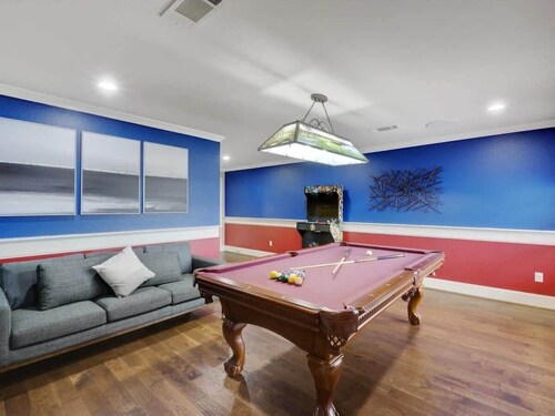 Luxury 4000sqft, Hot Tub, Games, Cinema, Ftworth, Attst
