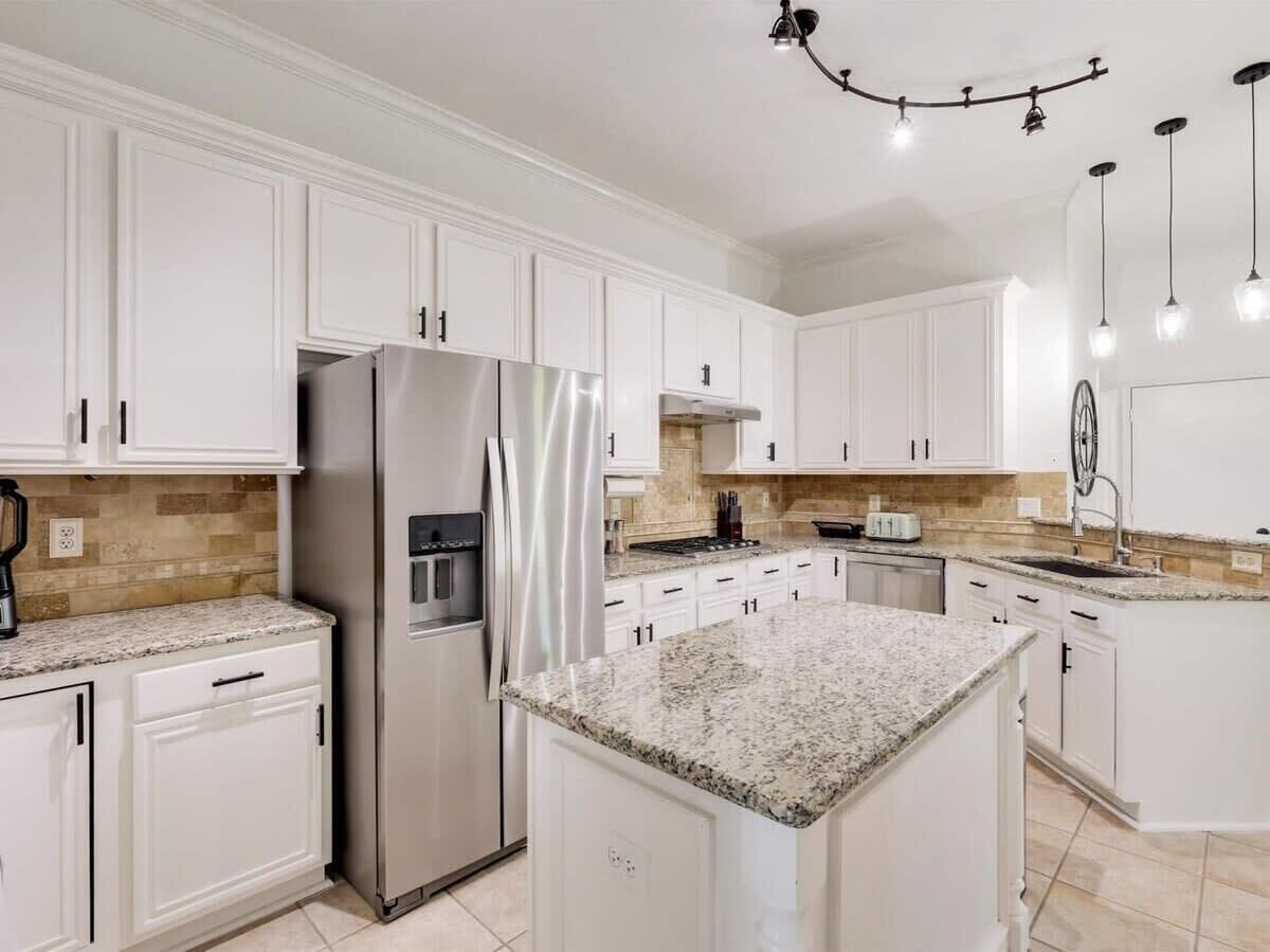 House, Multiple Beds, Pool Access, Pool View (Hunt) | Private kitchen
