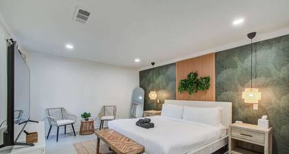 5-bd/3.5-ba Grand Getaway + Backyard Pool paradise