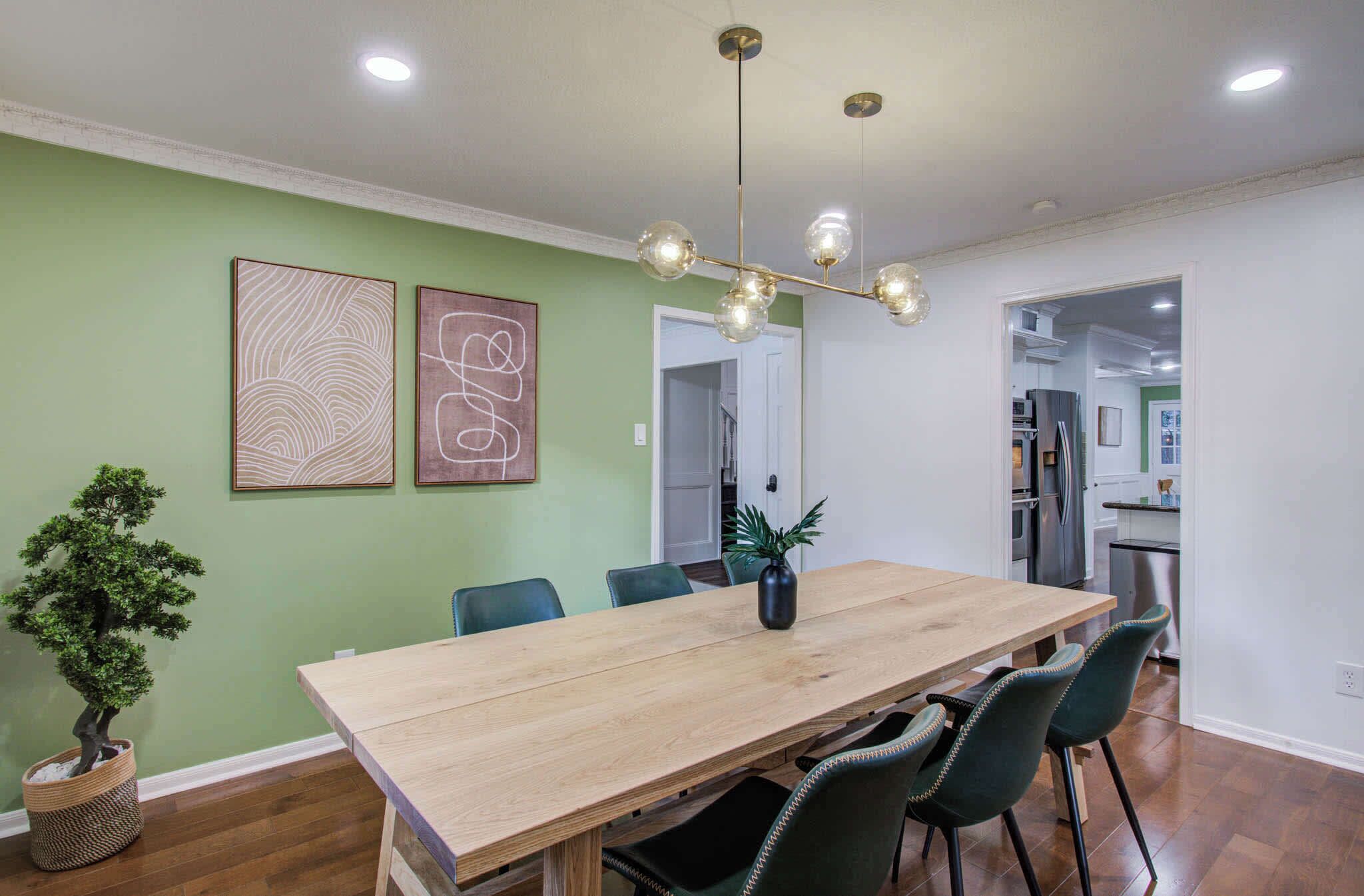 House, Multiple Beds, Pool Access, Pool View (Westerham (MA)) | Dining