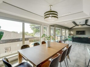 Dining - The Alamo Abode - Lake View, Pool, Newly Renovated (Rockwall)