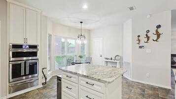 House, Multiple Beds, Pool Access, Pool View (Kamla) | Private kitchen