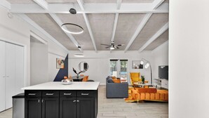 Rumah, Beberapa Tempat Tidur, akses ke kolam renang, pemandangan kebun (Salem) | Interior