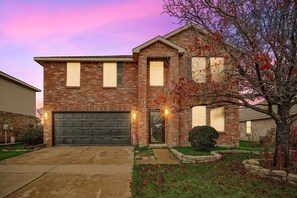 Exterior - 4 Bedrooms, Brick Retreat With Gameroom & Backyard (Grand Prairie)